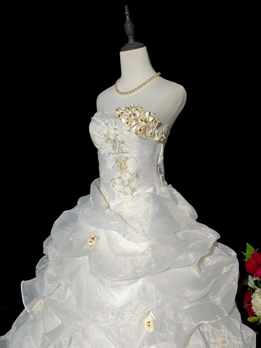 Elegant Wedding Dress Strapless Pleated Tiered Wedding Dress D3246