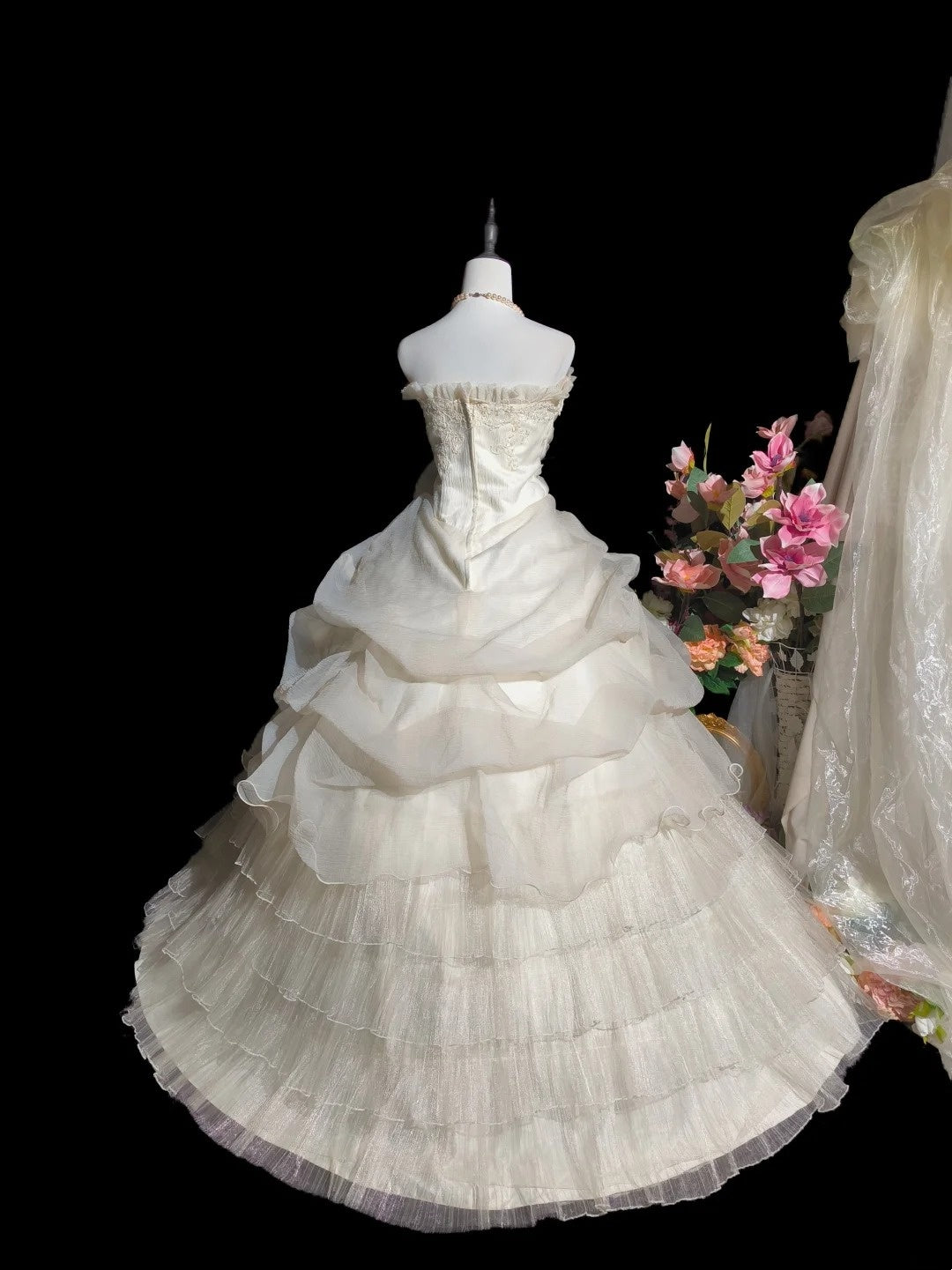 Vintage Wedding Dress Strapless Pleated Tulle Wedding Dress D3247