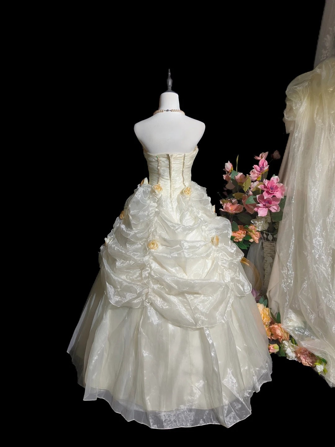 Retro Wedding Dress Strapless Pleated Rose Wedding Dress D3249