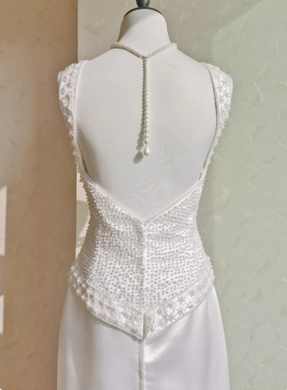Elegant Wedding Dress Crew Neck Backless Beading Wedding Dress D3288