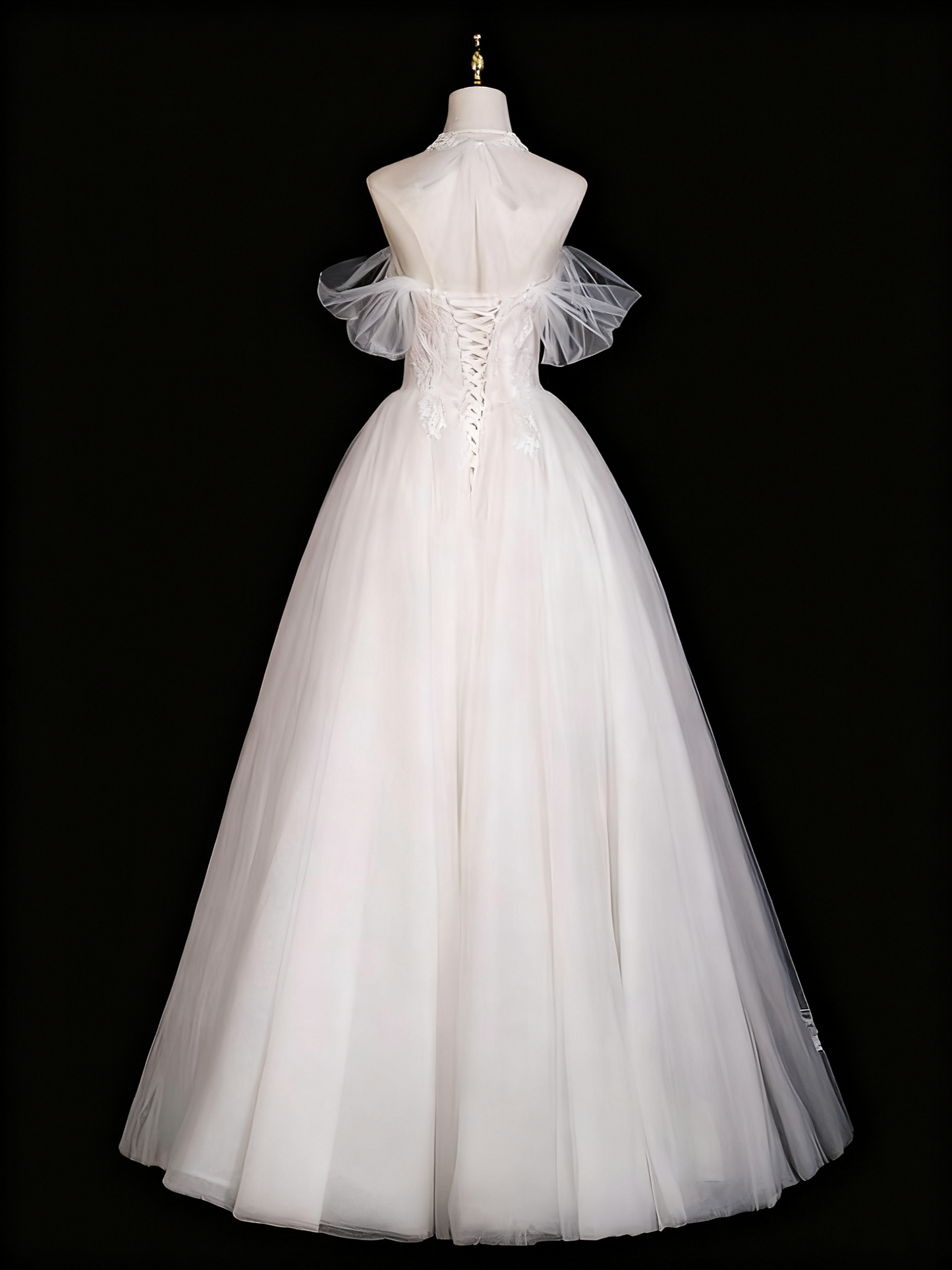 Robe de mariée élégante en tulle plissé et décolleté en cœur D3301