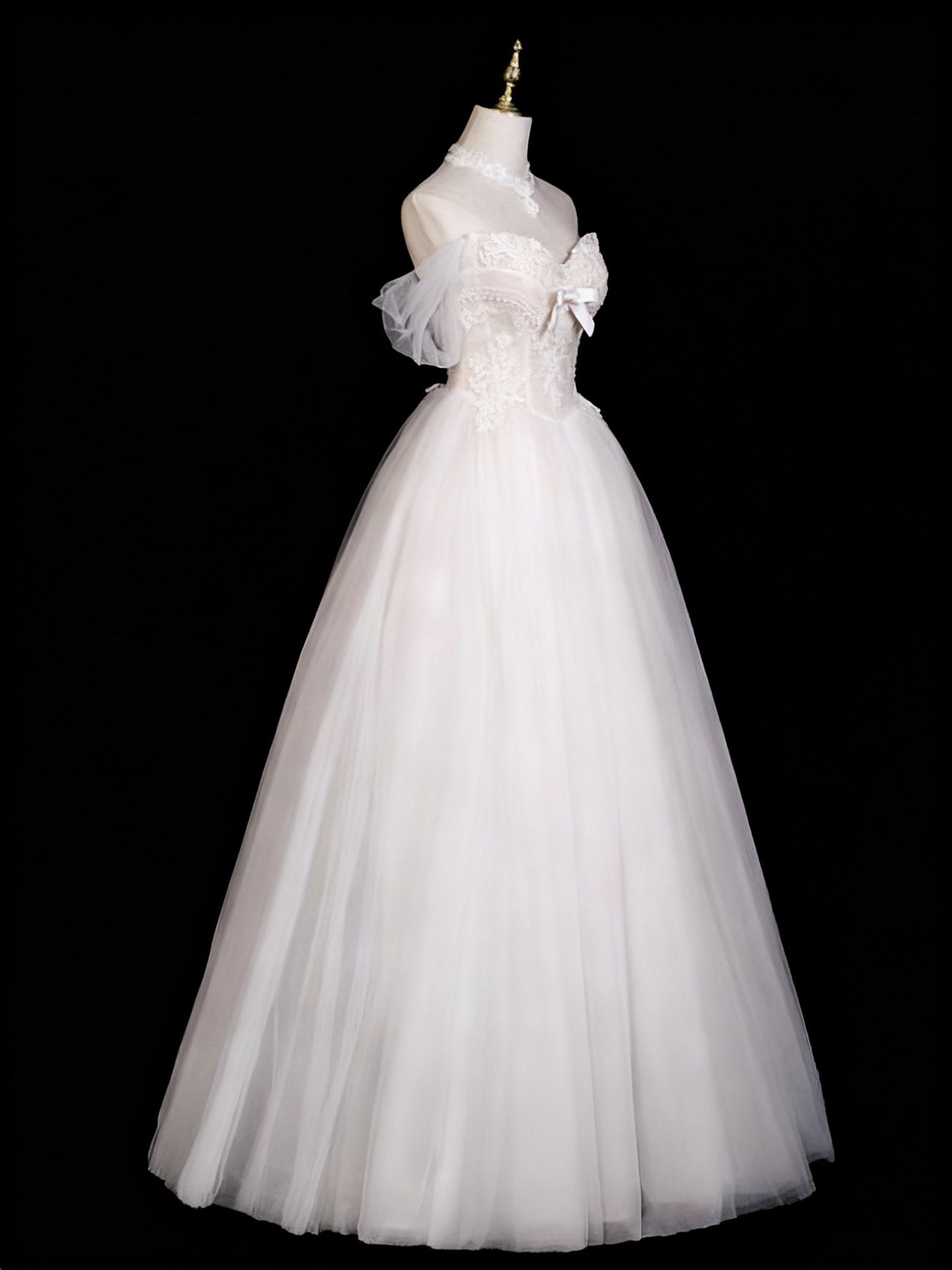 Robe de mariée élégante en tulle plissé et décolleté en cœur D3301