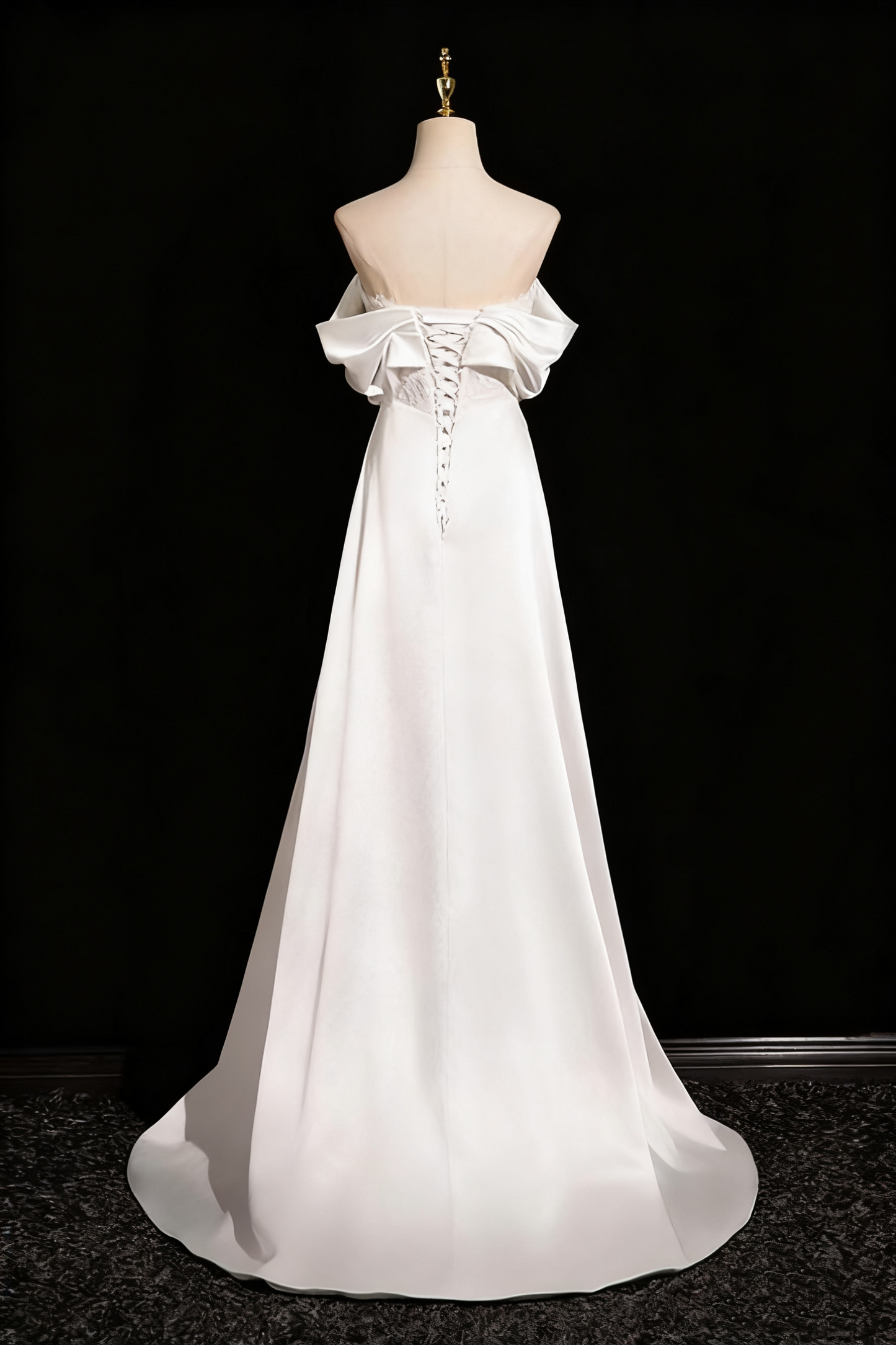 Charmante robe de mariée trapèze plissée à épaules dénudées D3303