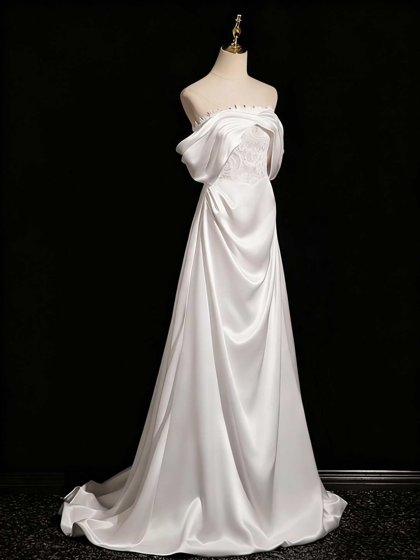 Charmante robe de mariée trapèze plissée à épaules dénudées D3303