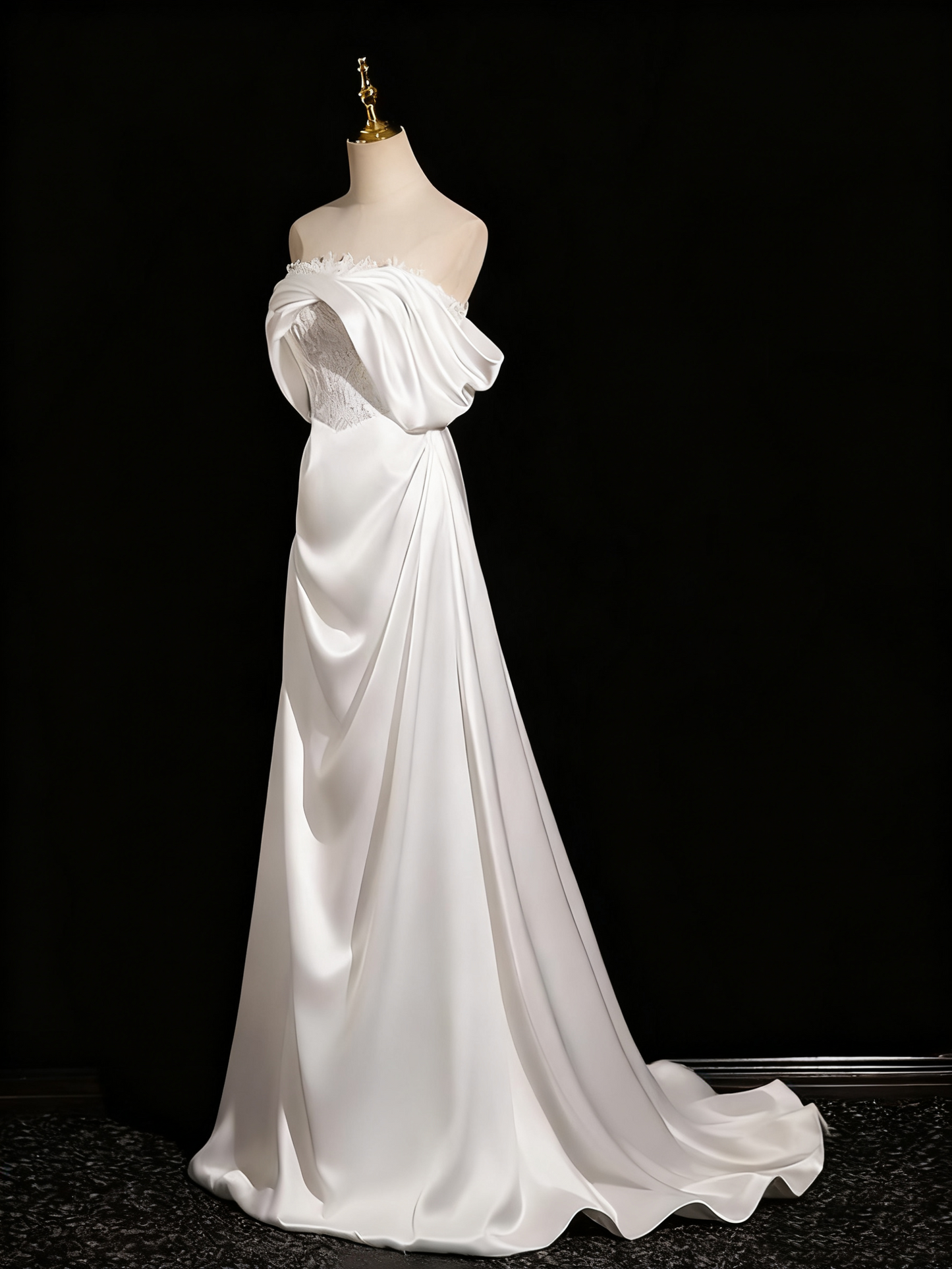 Charmante robe de mariée trapèze plissée à épaules dénudées D3303