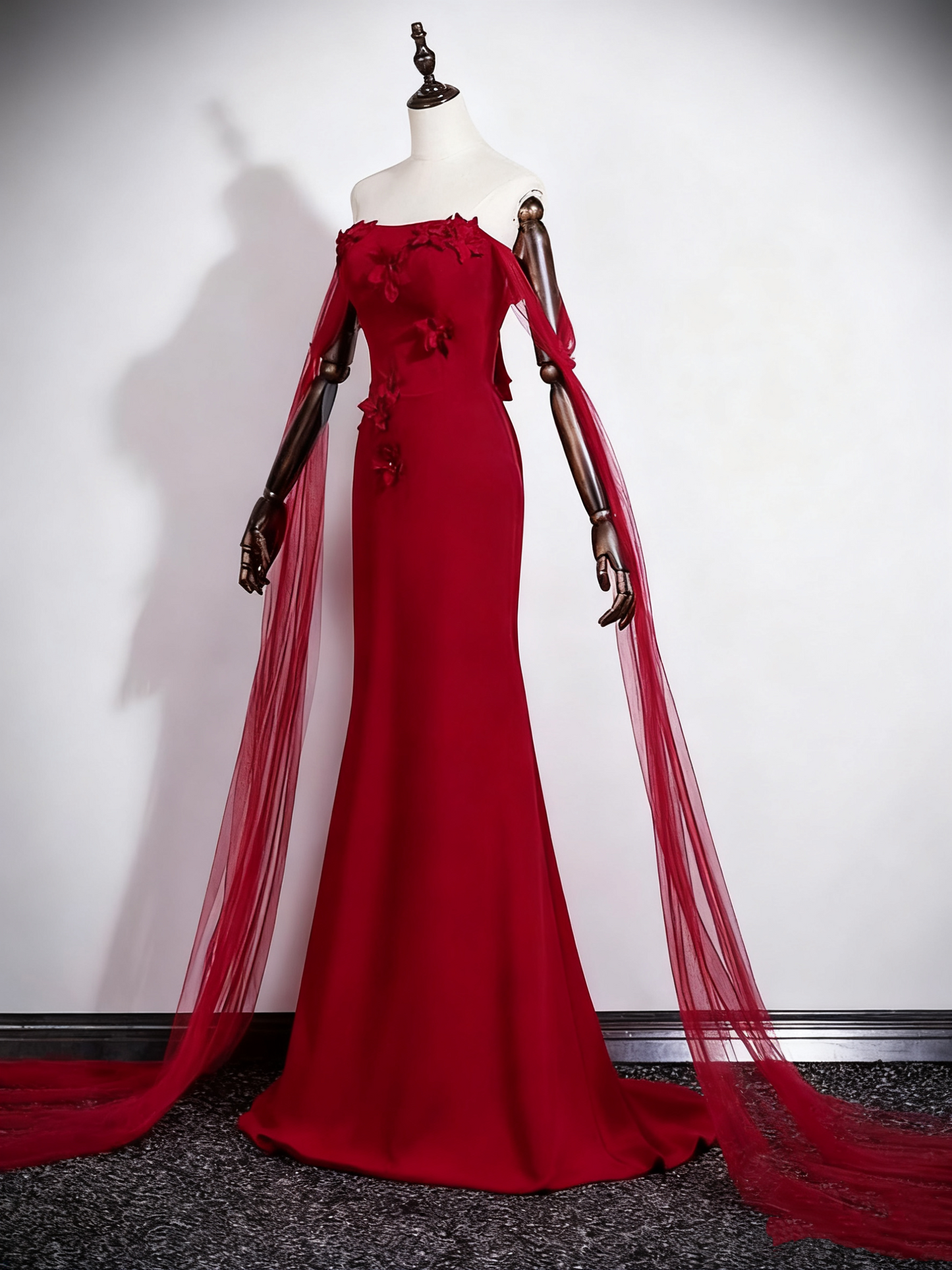 Superbe robe de bal rouge vin, bustier, motif floral, style sirène, D3304