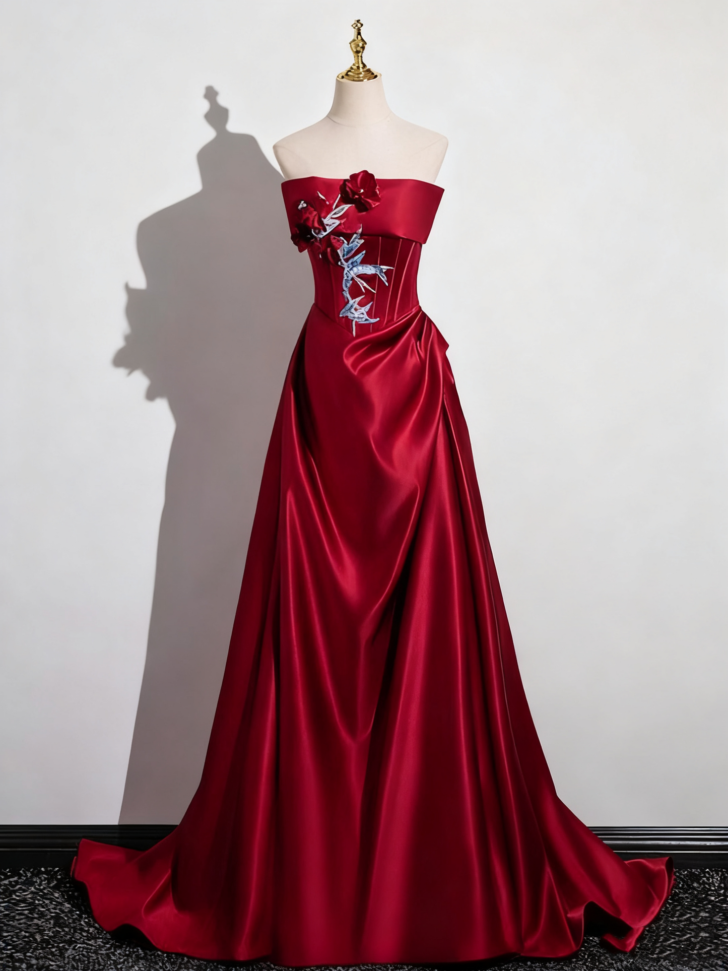 Jolie robe de bal rouge vin, coupe trapèze, sans bretelles, plissée, robe de soirée, robe de gala, D3308