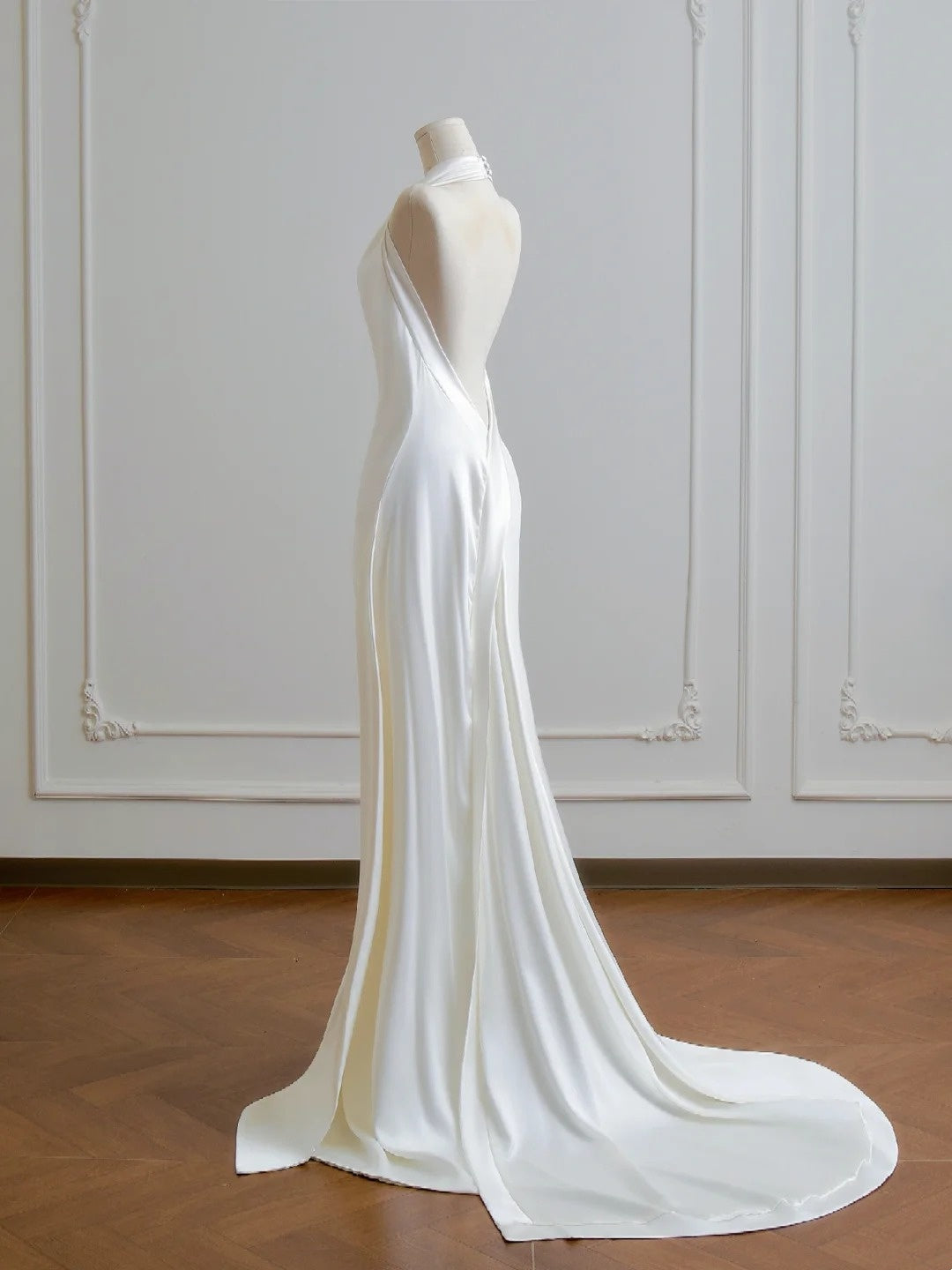 Robe de mariée minimaliste, coupe A, dos nu, D3386