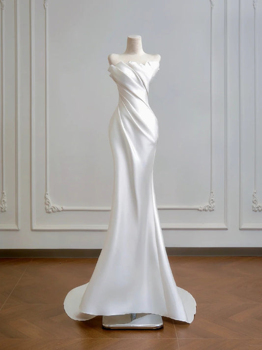 Jolie robe de mariée sirène plissée sans bretelles D3390
