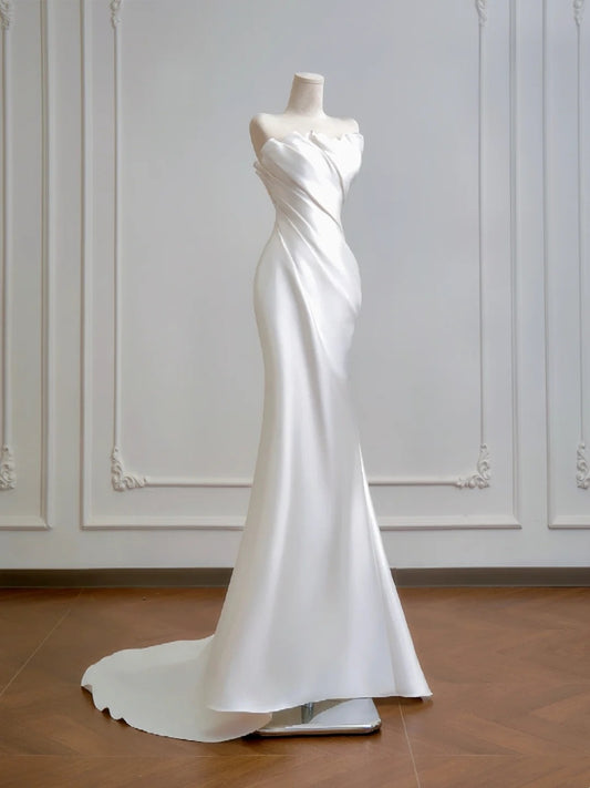 Jolie robe de mariée sirène plissée sans bretelles D3390