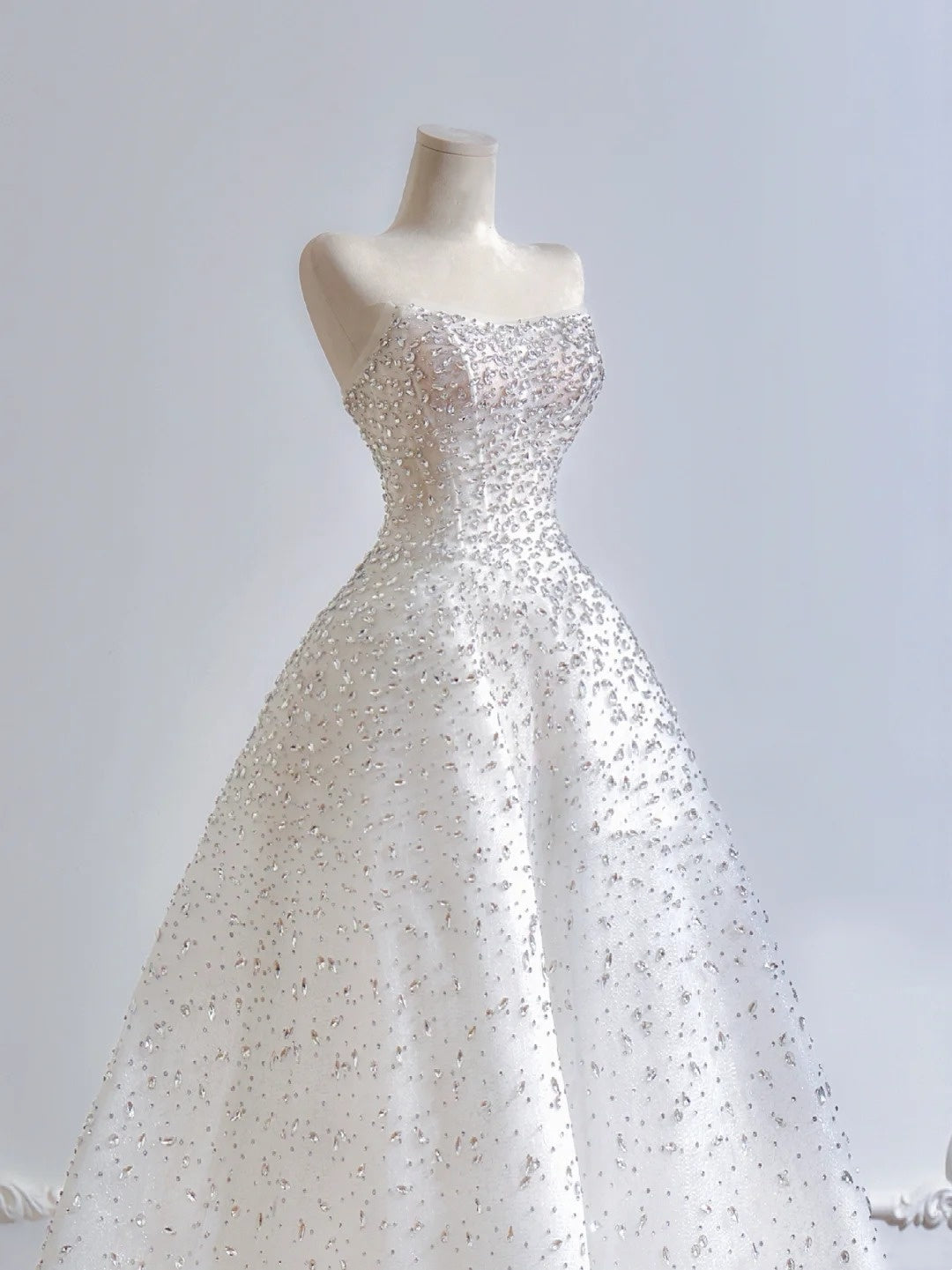 Robe de mariée brillante sans bretelles en cristal D3391