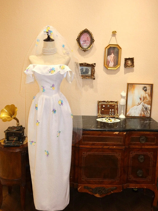 Robe de mariée à fleurs et épaules dénudées, la plus récente, D3399