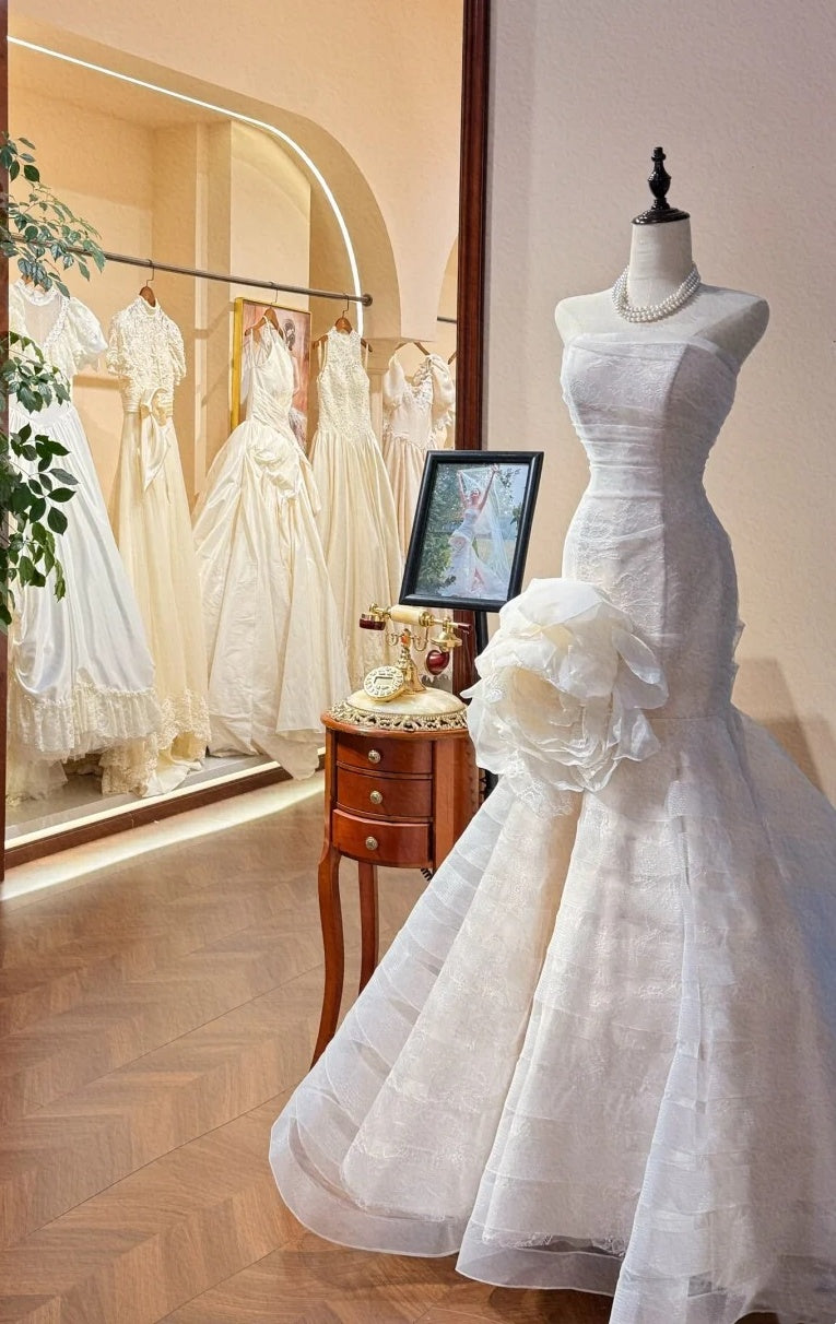 Superbe robe de mariée sirène plissée sans bretelles D3405
