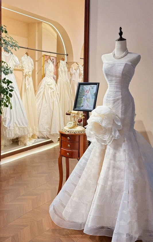 Superbe robe de mariée sirène plissée sans bretelles D3405