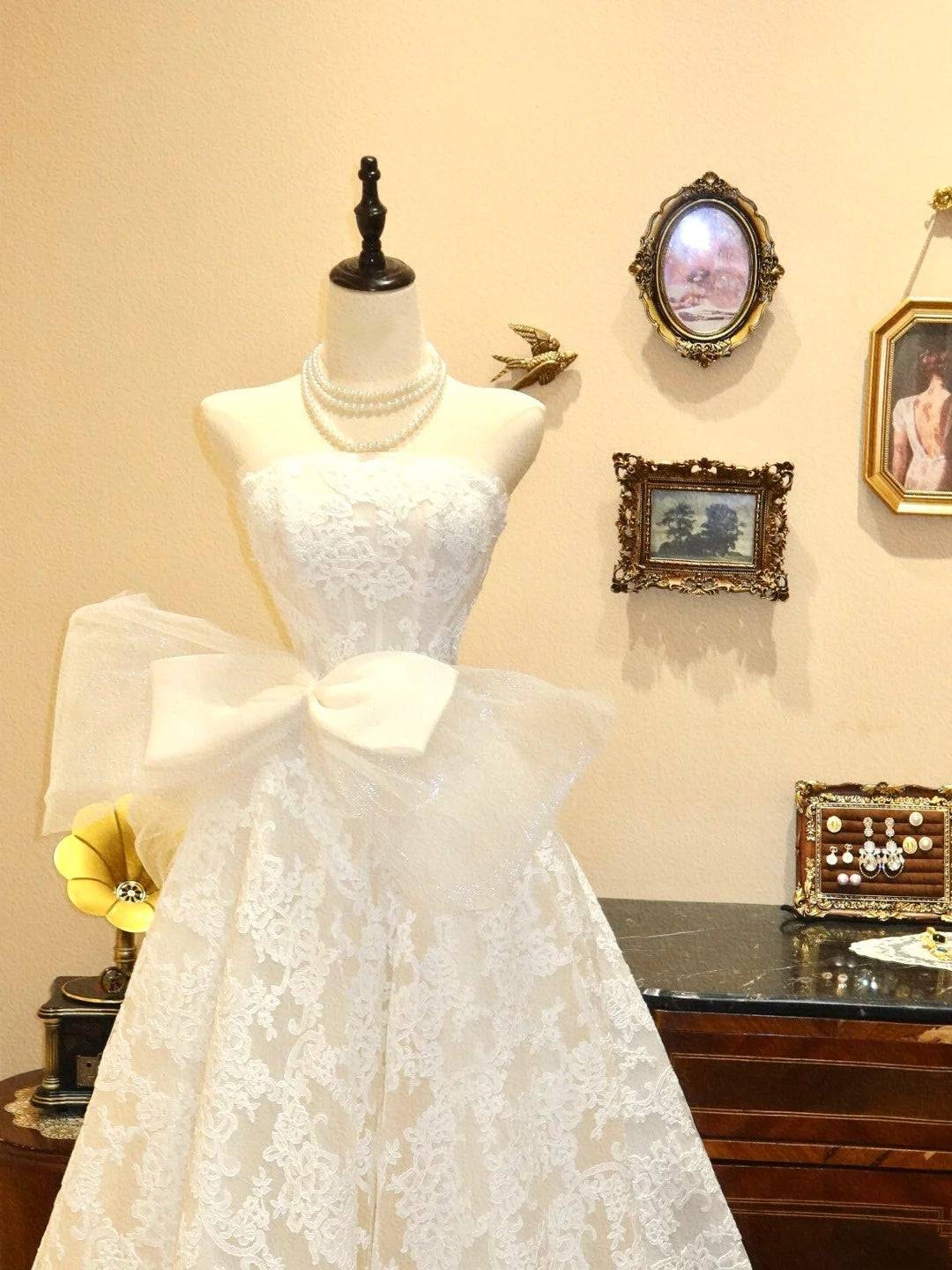 Robe de mariée élégante, coupe trapèze, sans bretelles, avec nœud papillon, D3411