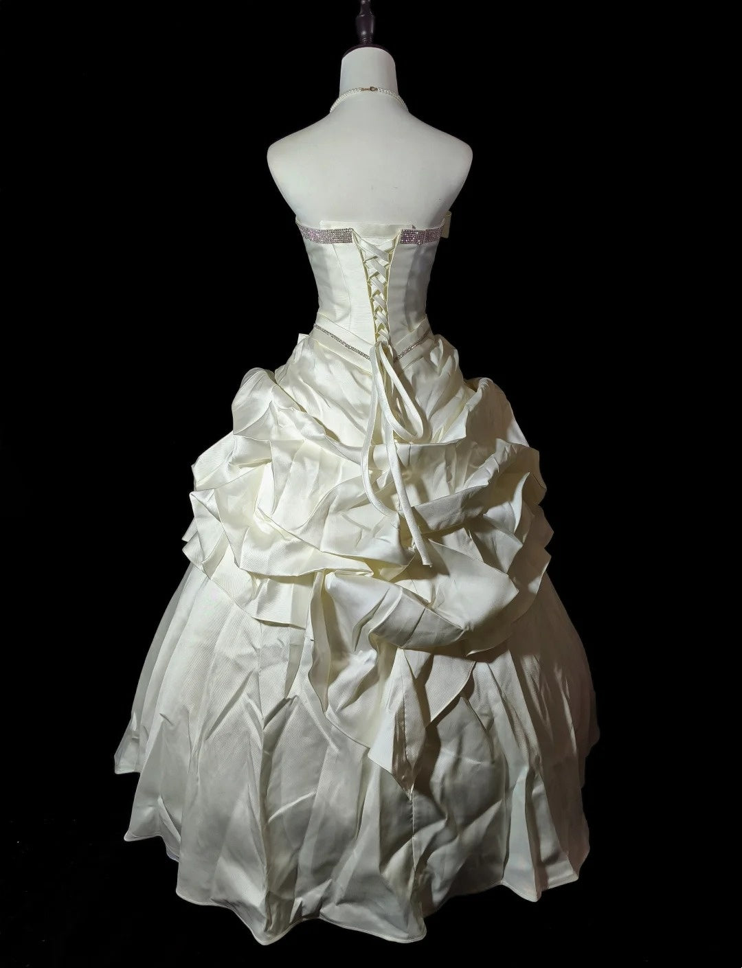 Robe de mariée beauté A-Line, décolleté en cœur, plissée, D3302