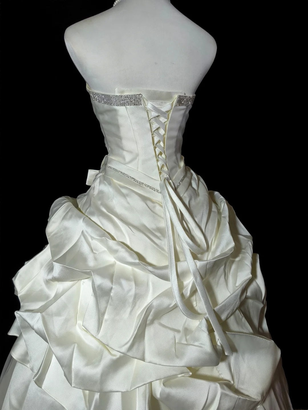 Robe de mariée beauté A-Line, décolleté en cœur, plissée, D3302