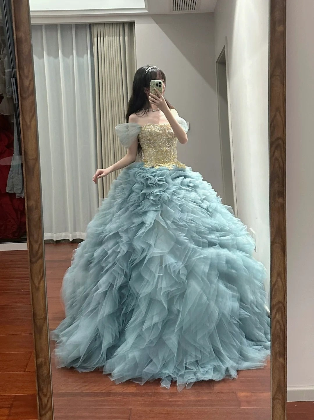 Elegant Prom Dress Off Shoulder Tiered Tulle Ball Gown Birthday Party Dress Princess Dress   D3451