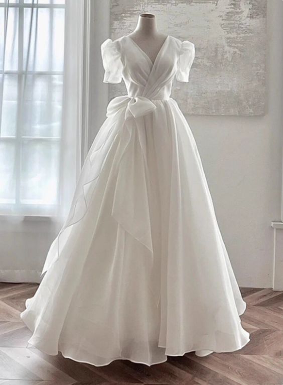 Beauty Wedding Dress V-neck Pleated Wedding Dress D3487