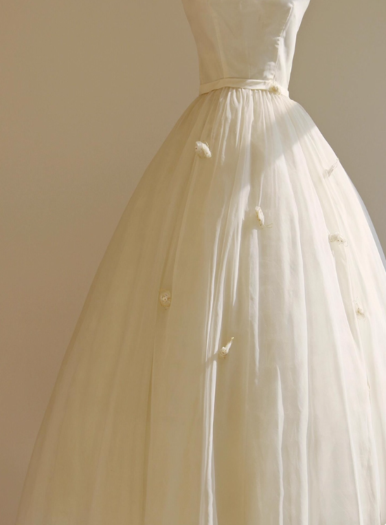 Stunning Wedding Dress Strapless Pleated Tulle Wedding Dress D3491