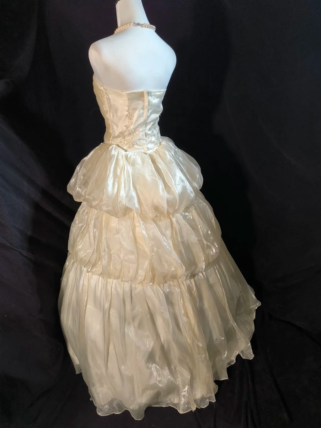 Vintage Wedding Dress Strapless Pleated Wedding Dress D3523