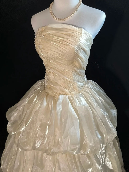 Vintage Wedding Dress Strapless Pleated Wedding Dress D3523