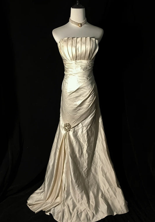 Vintage Wedding Dress A Line Strapless Pleated Wedding Dress D3526
