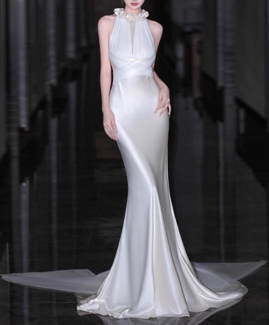 Robe de mariée élégante à col ras du cou et à plis roses, style sirène, D3257