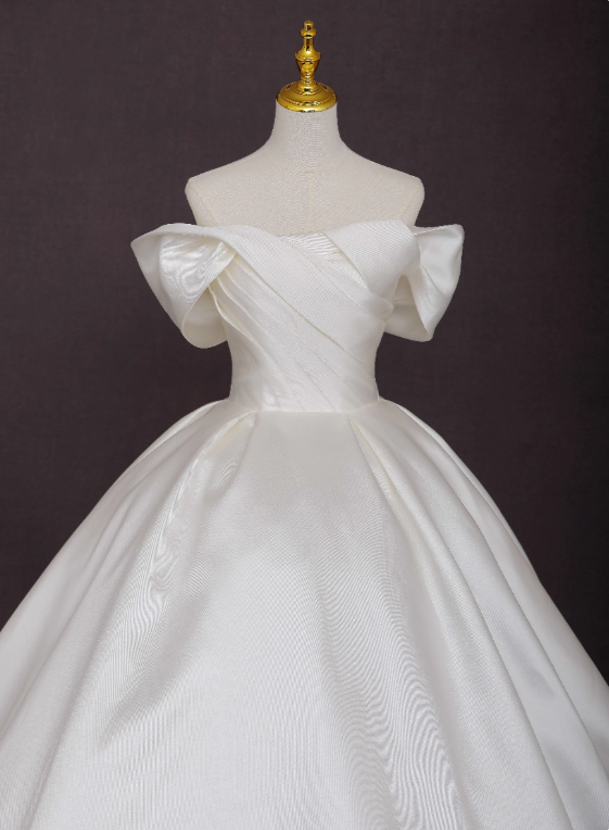 Robe de mariée beauté A-Line, décolleté en cœur, plissée, D3302