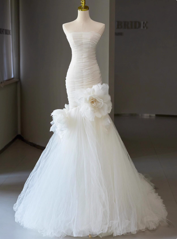 Stunning Wedding Dress Strapless Pleated Flower Mermaid Wedding Dress D3658