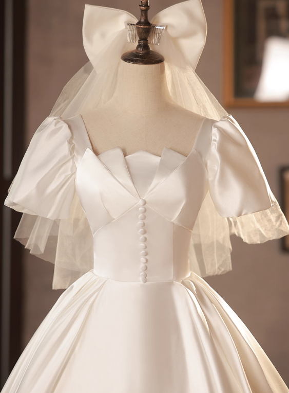 Robe de mariée beauté A-Line, décolleté en cœur, plissée, D3302