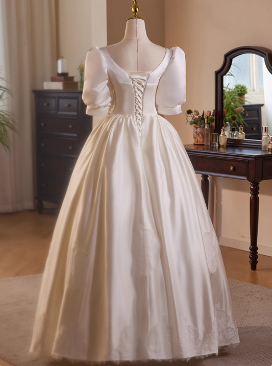 Robe de mariée beauté A-Line, décolleté en cœur, plissée, D3302