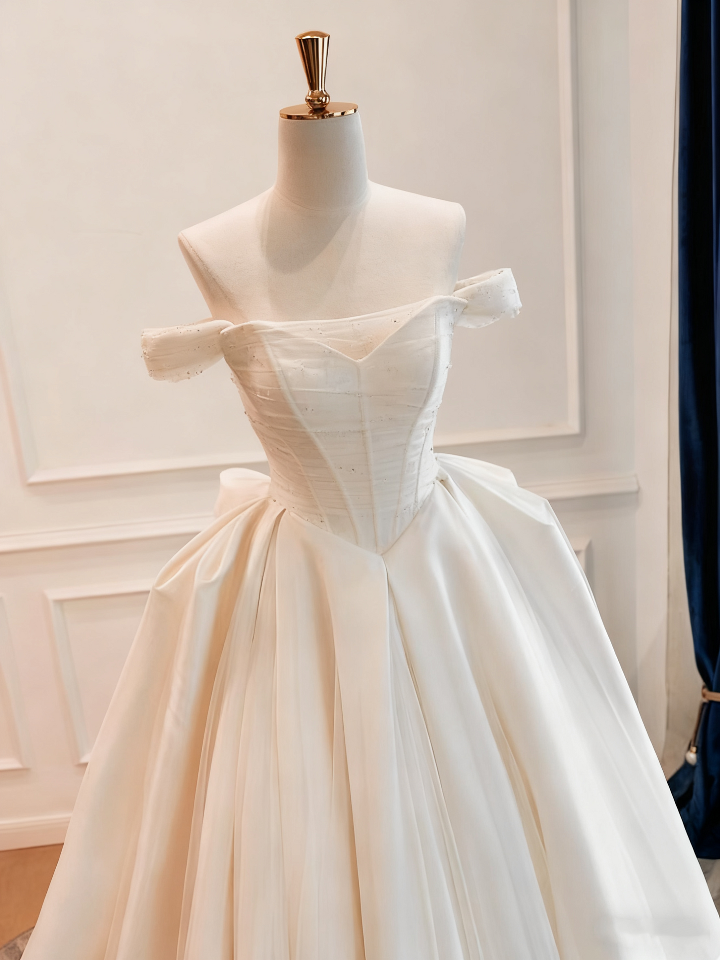 Robe de mariée beauté A-Line, décolleté en cœur, plissée, D3302