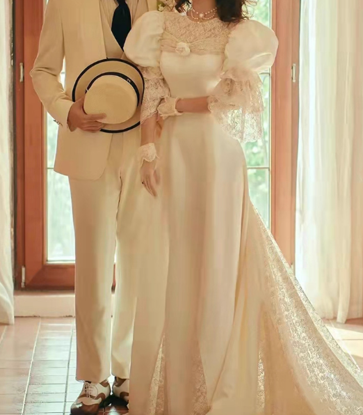 Vintage Wedding Dress Crew Neck Lace Pleated Wedding Dress D3862