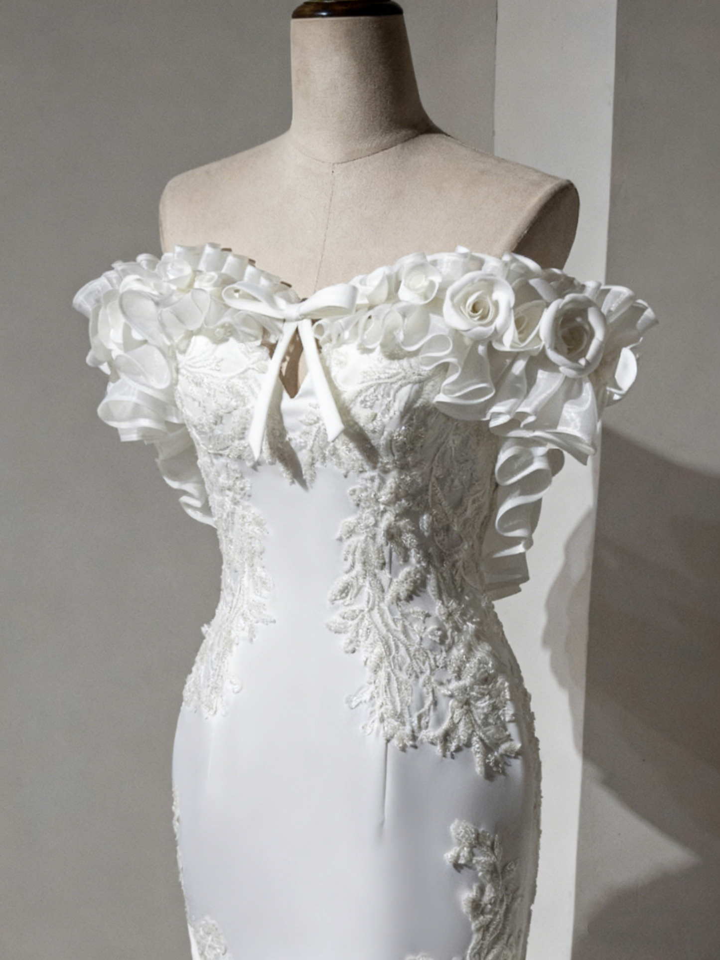 Vintage Wedding Dress Off Shoulder Pleated Mermaid Wedding Dress D3893