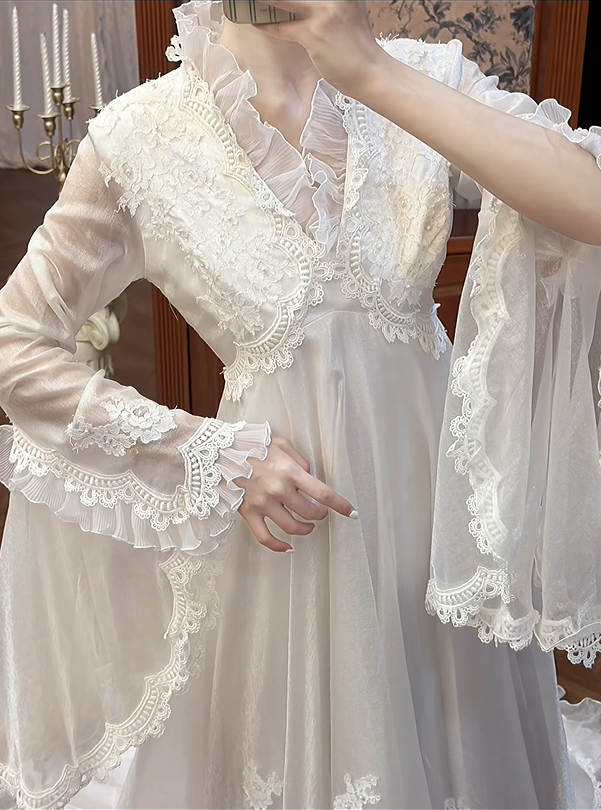 Retro Wedding Dress V-neck Pleated Tulle Wedding Dress D3977