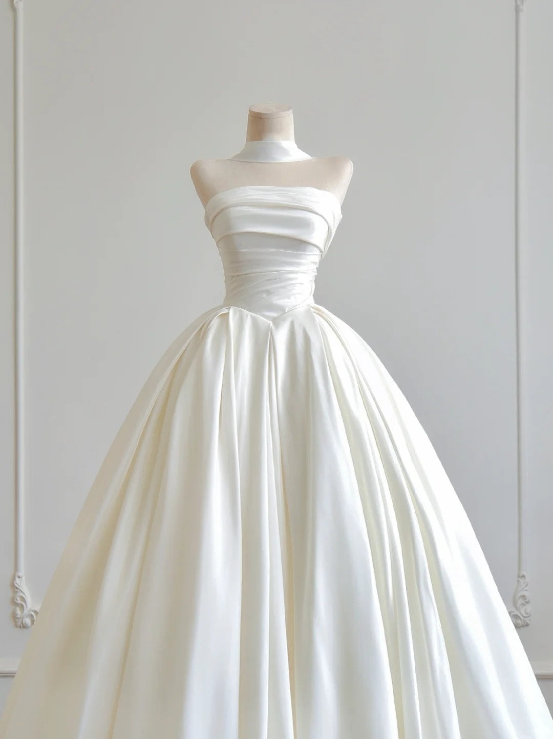 Robe de mariée beauté sans bretelles, robe de mariée plissée D3393