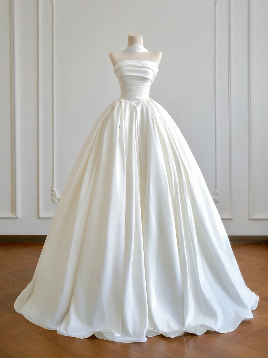 Robe de mariée beauté sans bretelles, robe de mariée plissée D3393