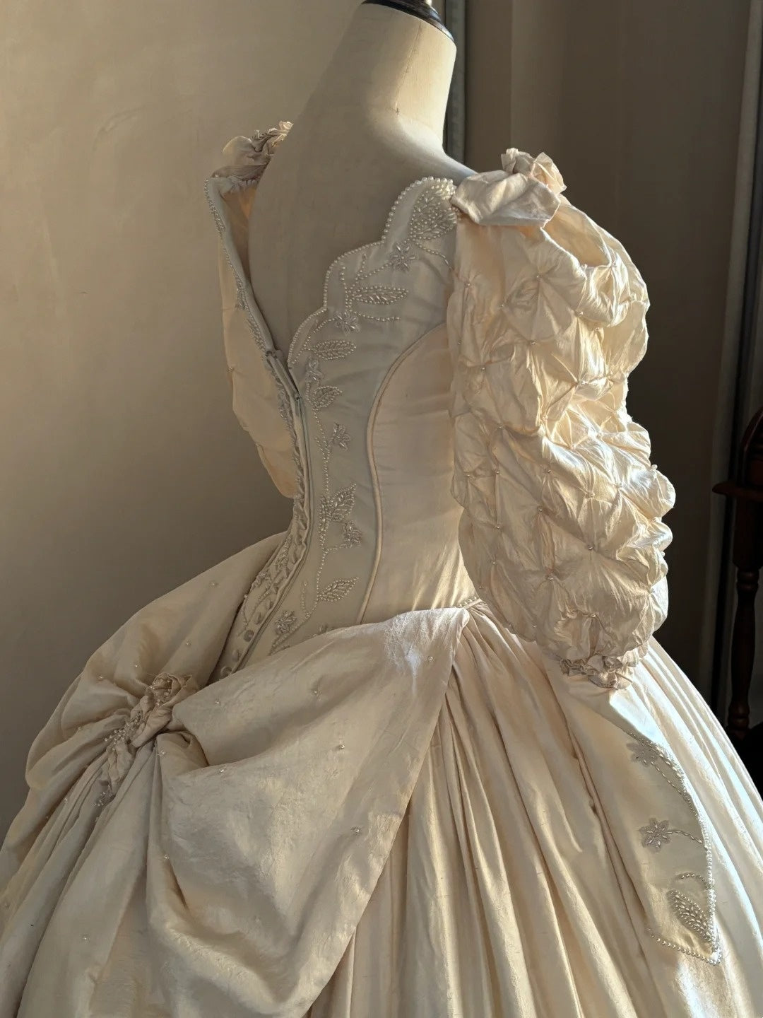 Vintage Wedding Dress Asymmetrical Neck Pleated Wedding Dress D3999