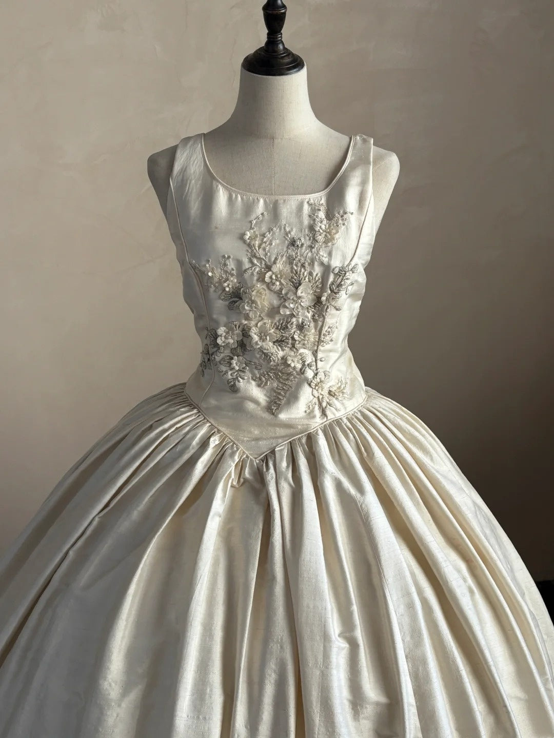 Elegant Wedding Dress Straps Pleated Wedding Dress D4001