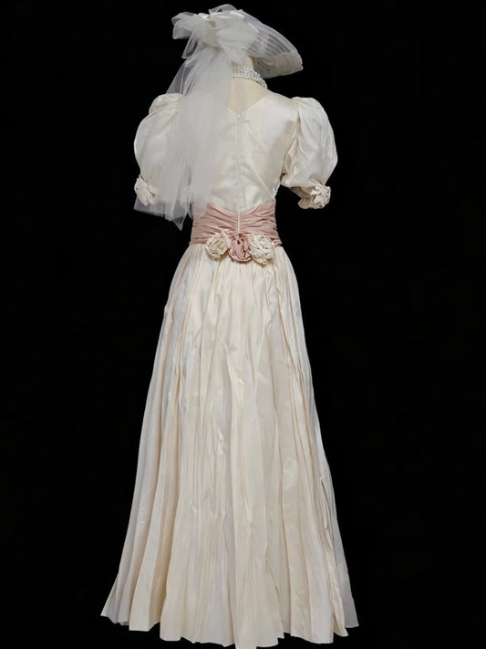 Robe de mariée beauté A-Line, décolleté en cœur, plissée, D3302