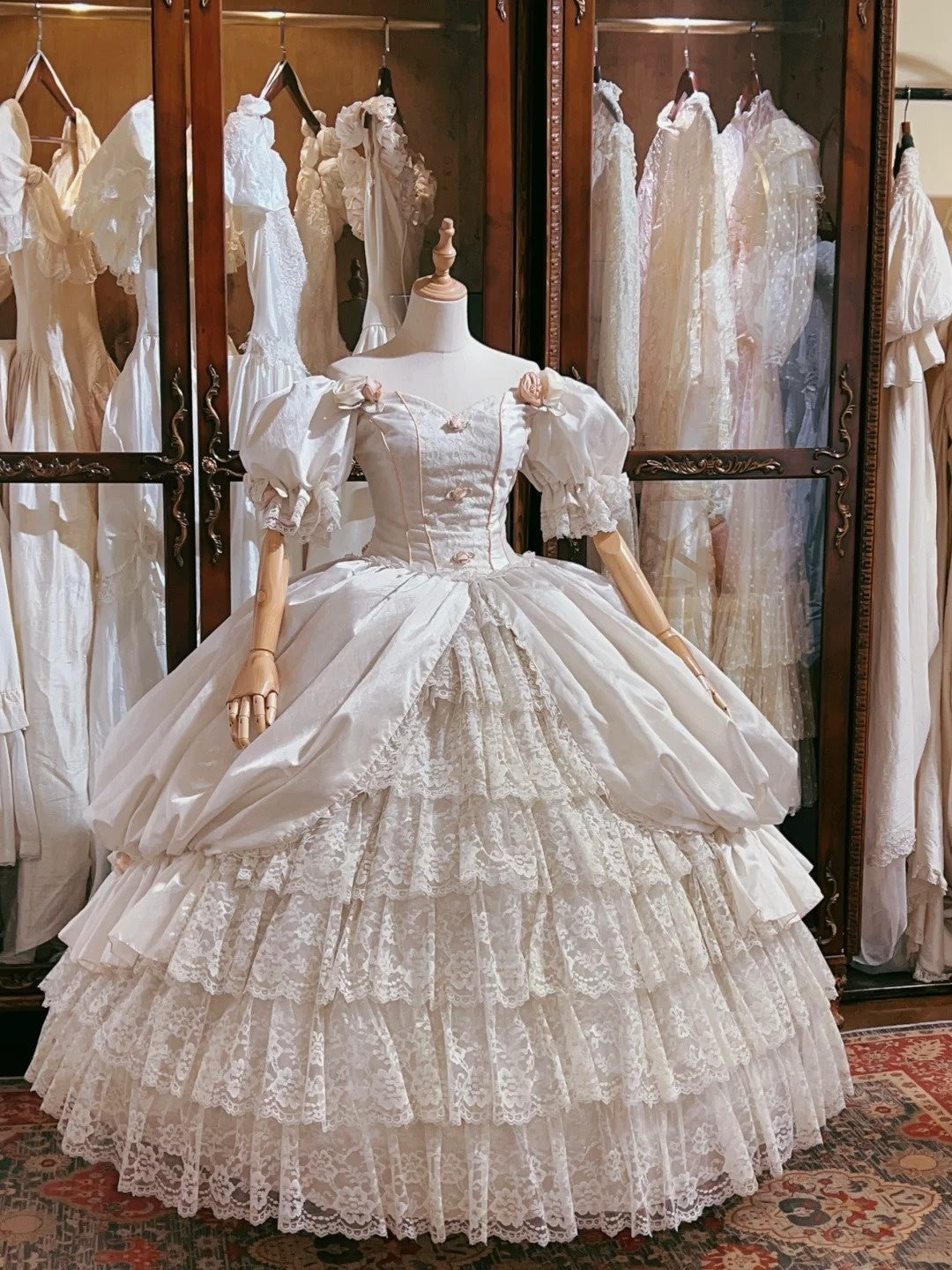 Retro Wedding Dress Sweetheart Lace Tiered Wedding Dress D4336