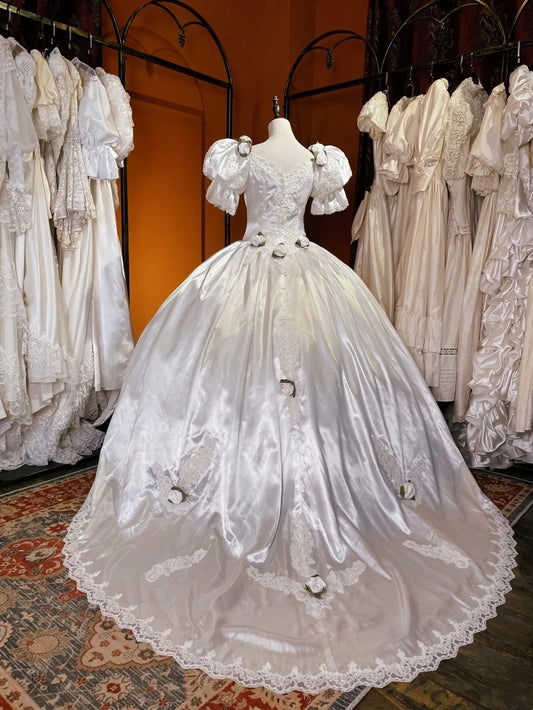 Vintage Wedding Dress V-neck Pleated Wedding Dress D4377