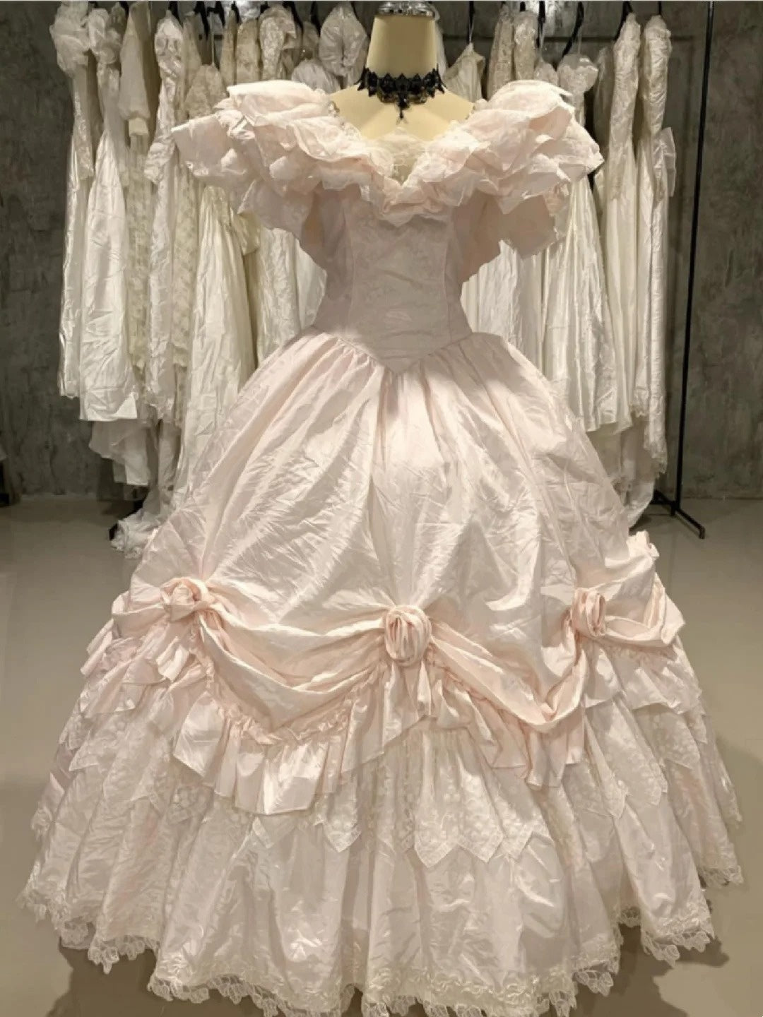 Retro Wedding Dress V-neck Pleated Wedding Dress D4431