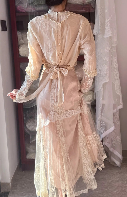 Vintage Wedding Dress Crew Neck Long Sleeves Lcae Pleated Wedding Dress D4443