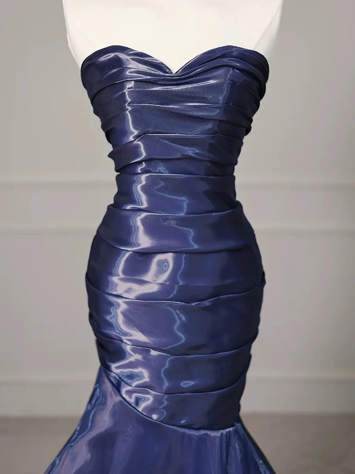 Robe de soirée longue bustier sirène bleu marine, robe de bal en satin bleu marine MD7613