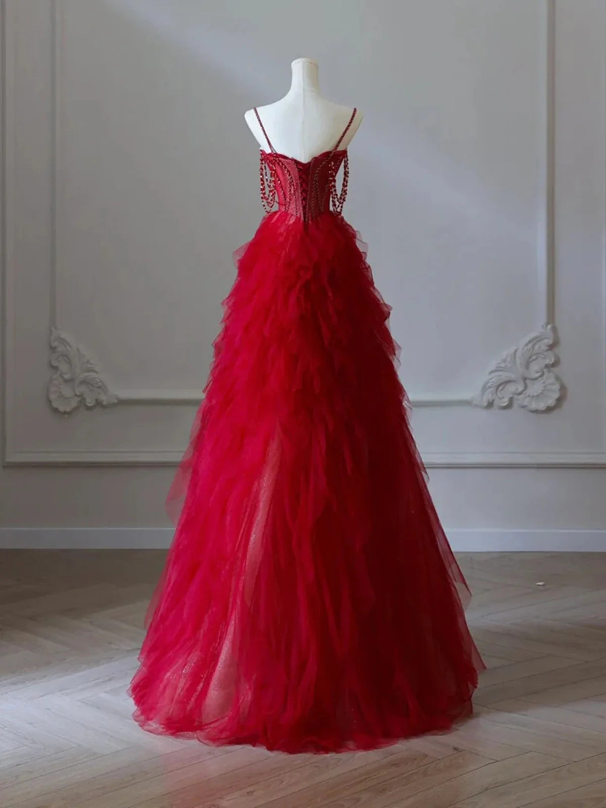Robe de bal rouge en tulle à bretelles superposées et décolleté en cœur, robe de soirée longue rouge MD7617