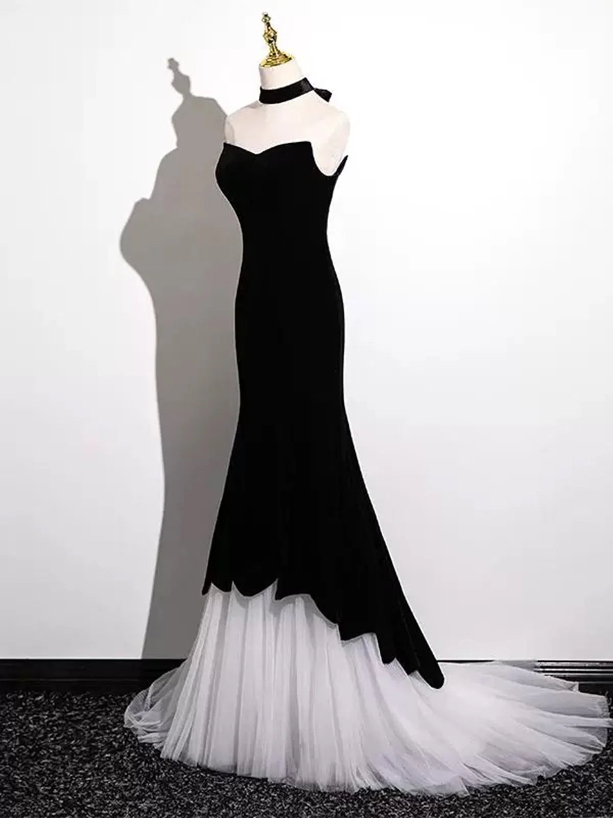 Robe longue sirène noire et blanche, robe de bal noire et blanche MD7623
