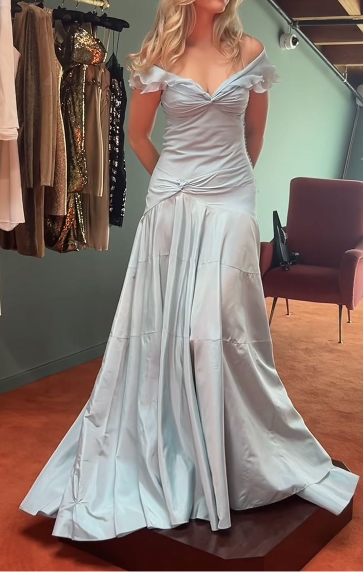 Robe de soirée vintage bleu clair à col en V et coupe trapèze MD7640