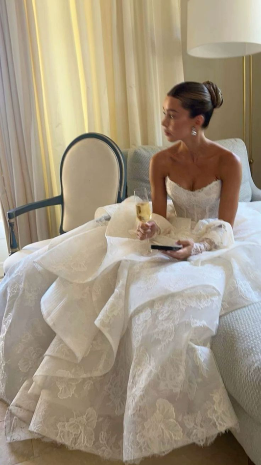 Superbe robe de mariée ivoire bustier coupe trapèze en tulle à volants MD7682